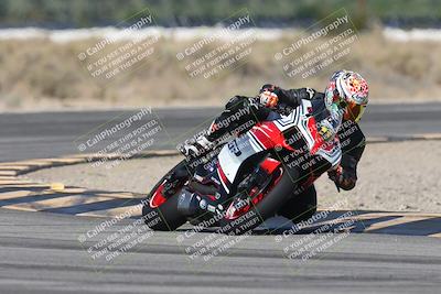 media/Oct-13-2025-Moto Forza (Mon) [[a66d839500]]/3-B Group/Session 3 (Turn 16)/